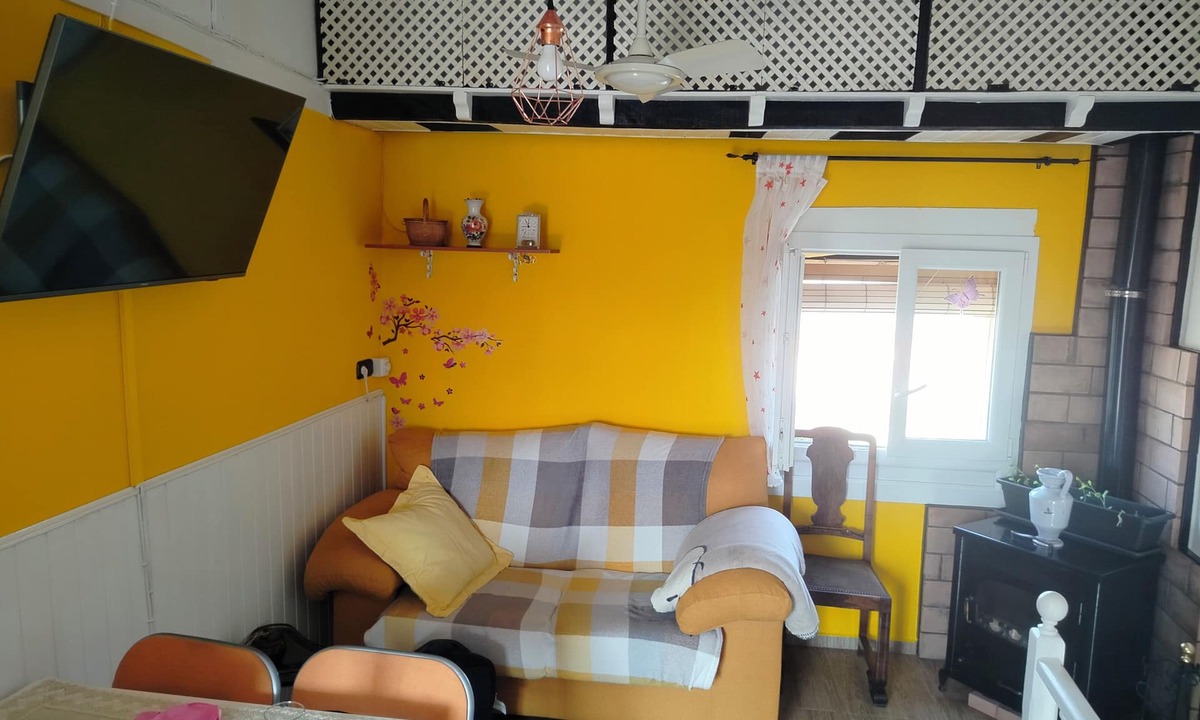 Fuenmayor House | 2 Bed Flat - Sleeps 4 - Parking - Wifi