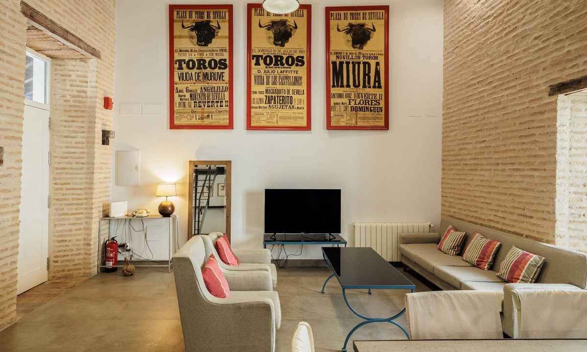 Alameda Apartment | 3-Bedroom Apartment in Central Seville, Sleeps 6, Pet-Friendly