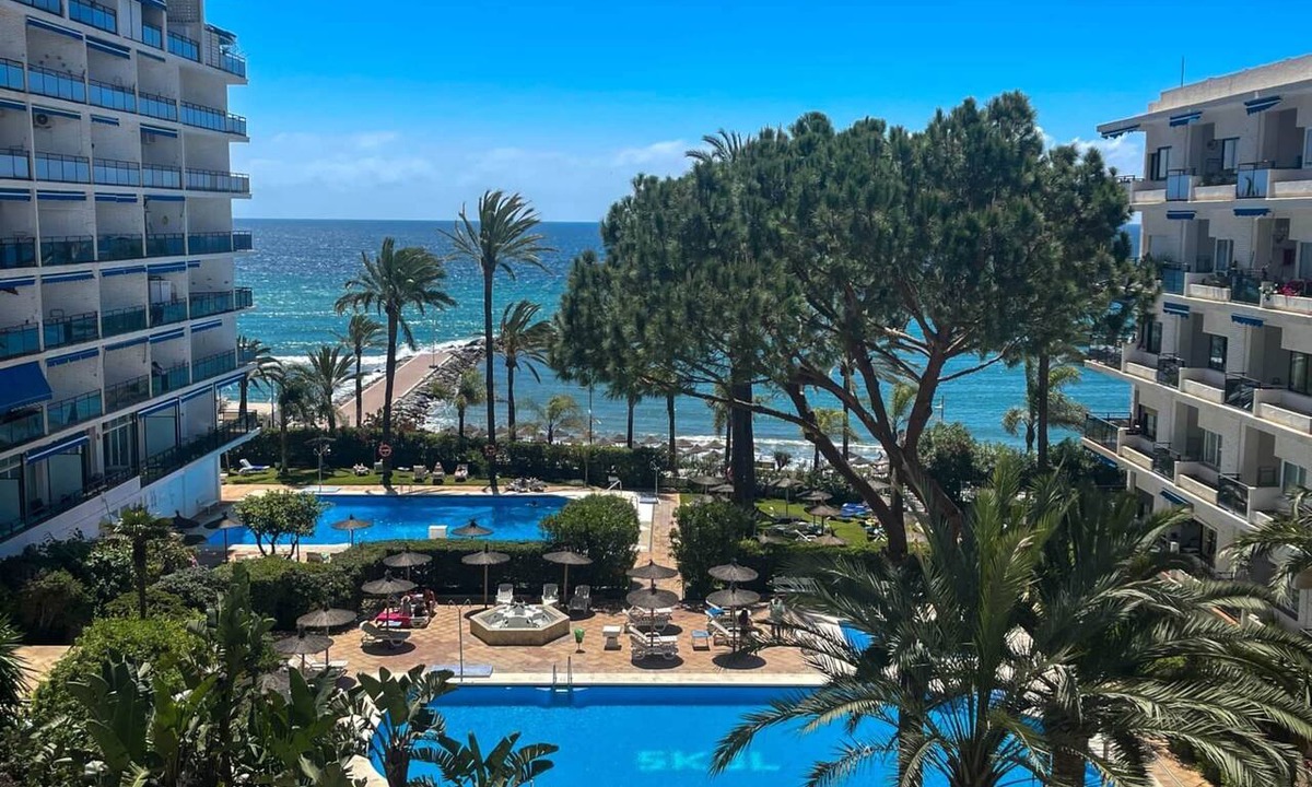 Marbella Seafront Promenade Apartment | 3 BEDROOMS, 3 POOLS, RENOVATED 2026 SKOL - Beachfront Marbella