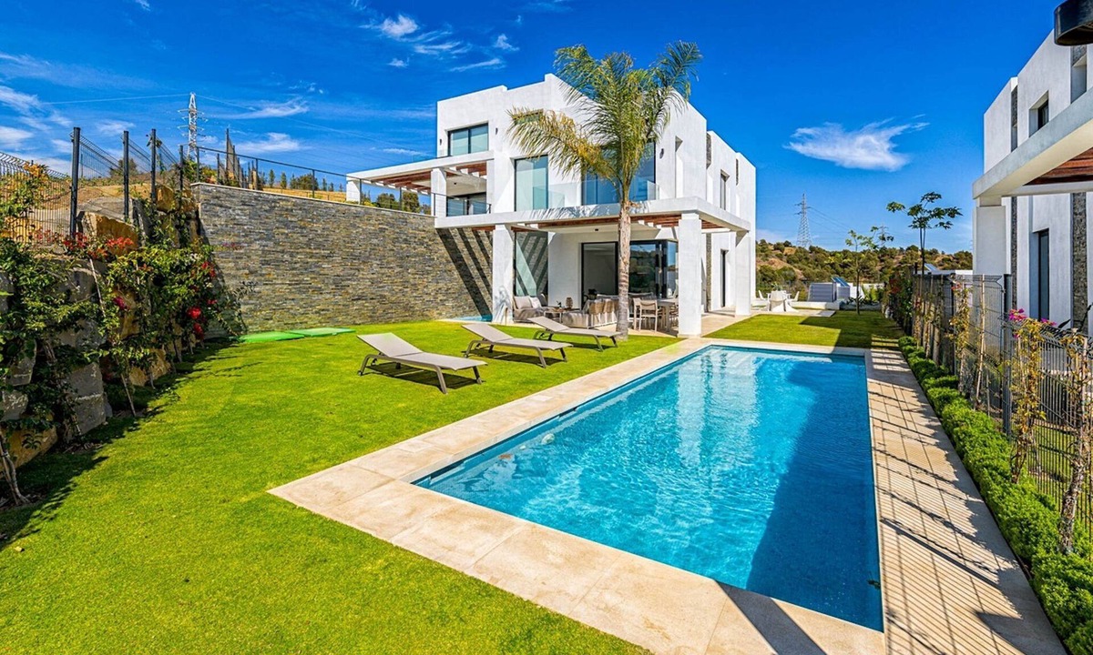 Cabopino Villa | Amazing Costa Del Sol Villa | 5 Bedrooms | Villa Teodoro | Private Jacuzzi