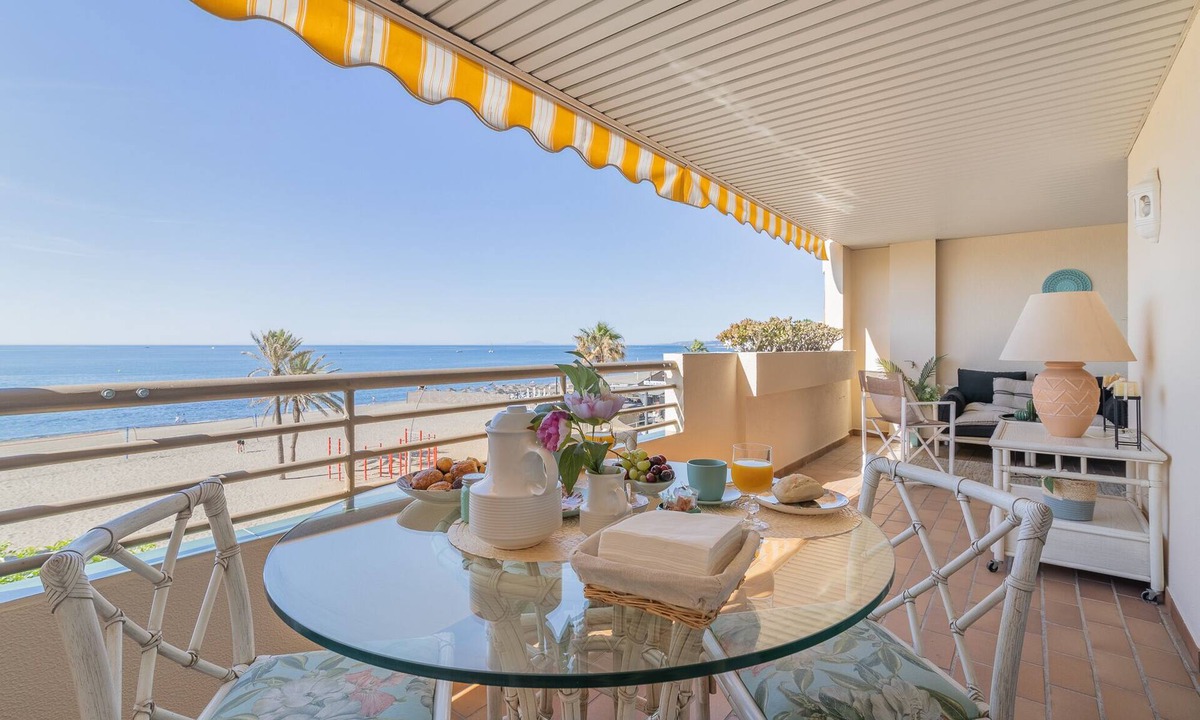 Historic Center of Estepona Apartment | Amazing Fromview Apartment in Estepona, fully renovated in 2023.
