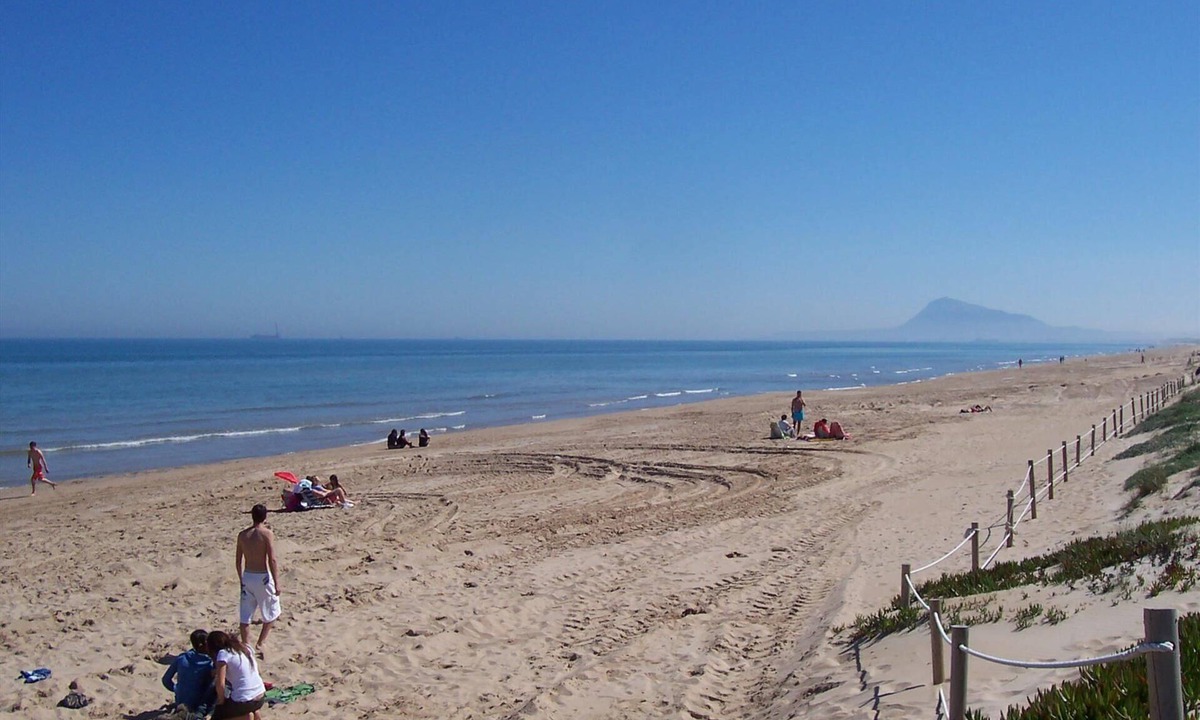 Oliva Apartment | Amplio, Apartamento en Playa de Oliva 70 mts del Mar. Restaurantes Supermercados