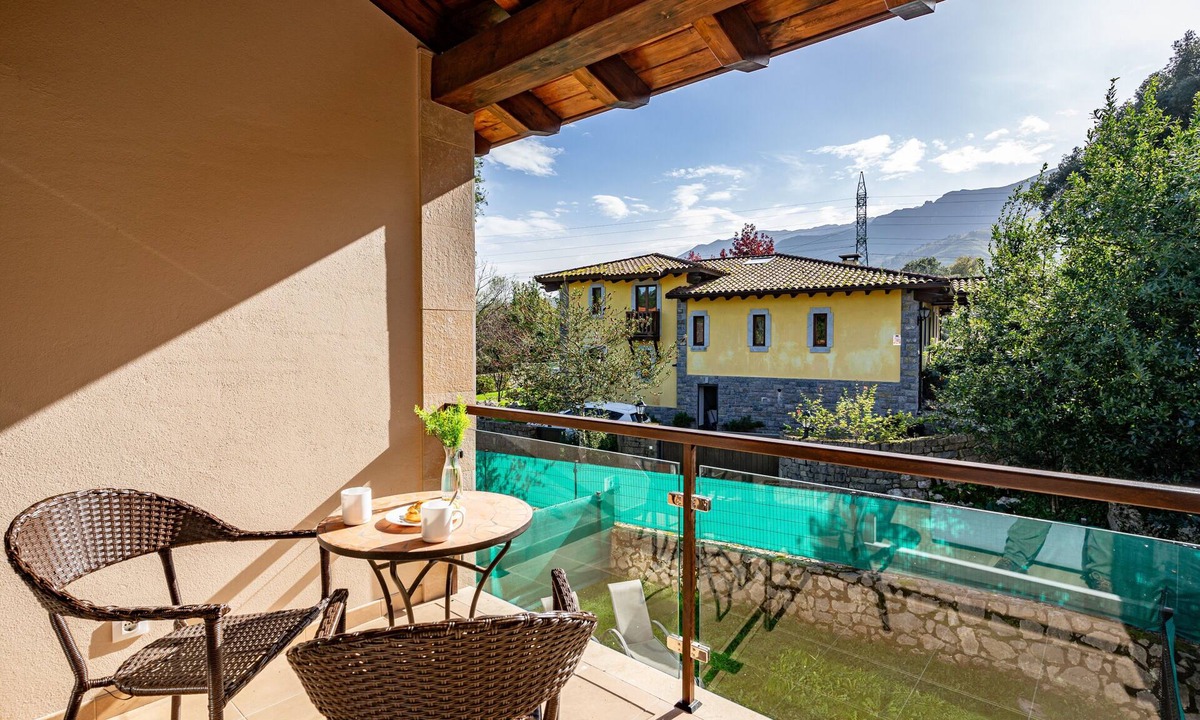 Llanes Apartment | Apartment '4 Terraza - Antilles Sin Jardin' with Mountain View and Private Terrace