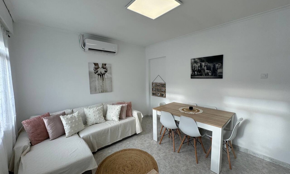 Cerdeira Apartment | Apartment '6 Pax ·2 Double Rooms · A400m Beach' with Wi-Fi and Air Conditioning