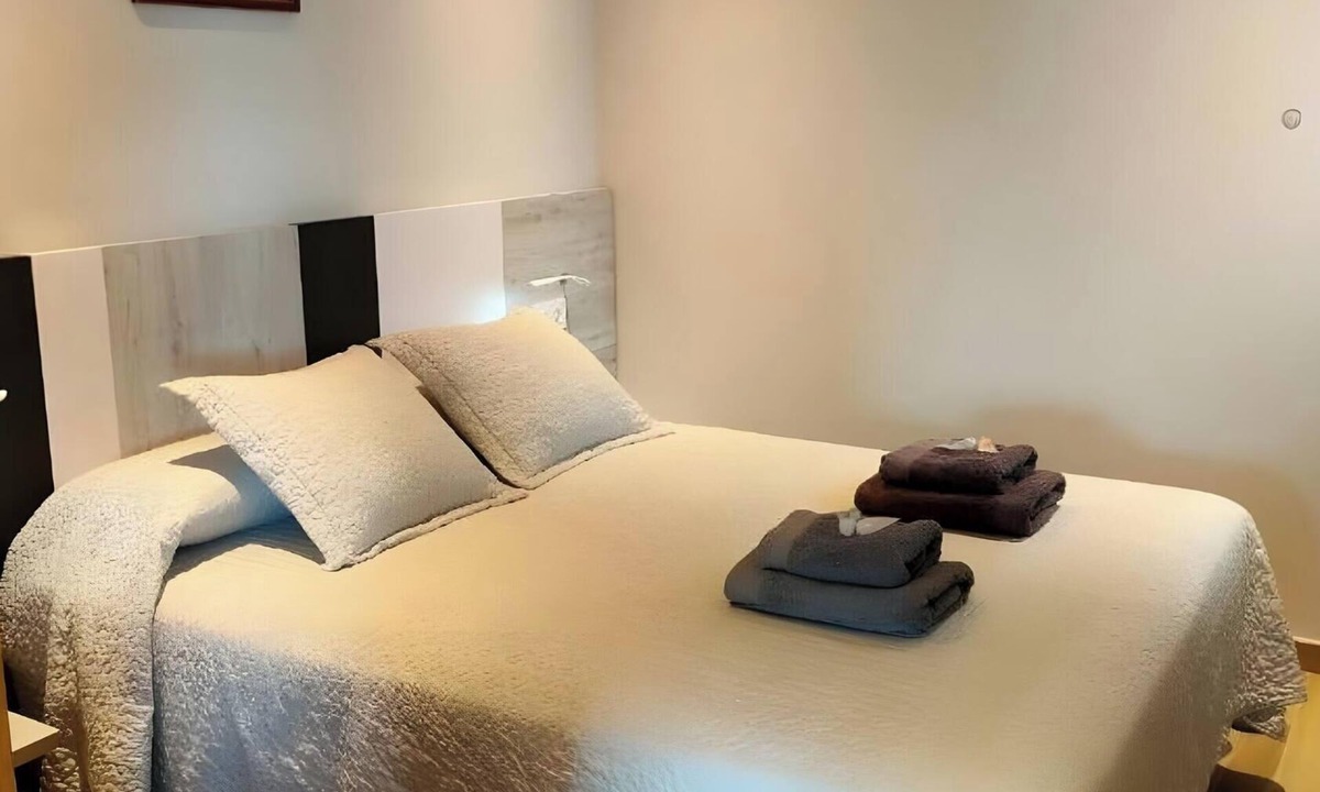 Nieda House | Apartment 'Casalola 1' with Mountain View, Wi-Fi and Air Conditioning