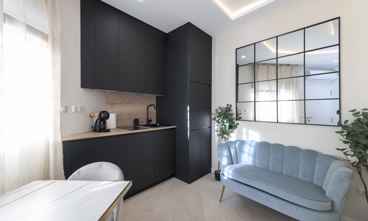 Plaza de Toros Vieja Apartment | Apartment-Luxury-Ensuite with Shower-Street View-boutique