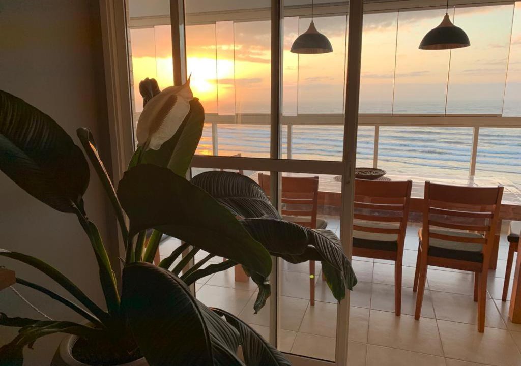 Vila Clais Apartment | Apto Frontal ao Mar com Internet e TV