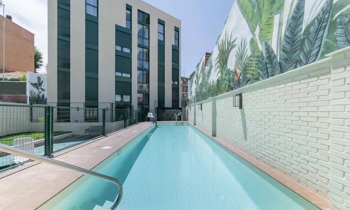 Carabanchel Apartment | Aurora Stays by Charming XIII, Apartment for 2 with free parking