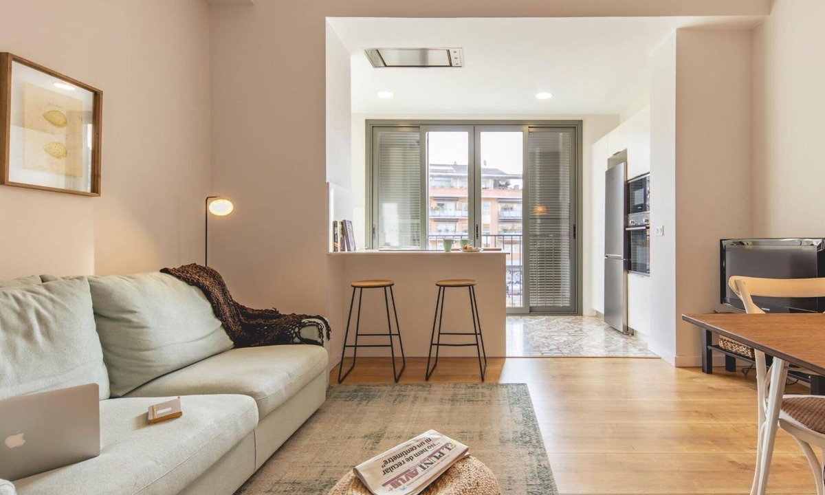 Eixample Apartment | Bravissimo Riu Onyar, modern 3-bedroom apartment with views of the Onyar River