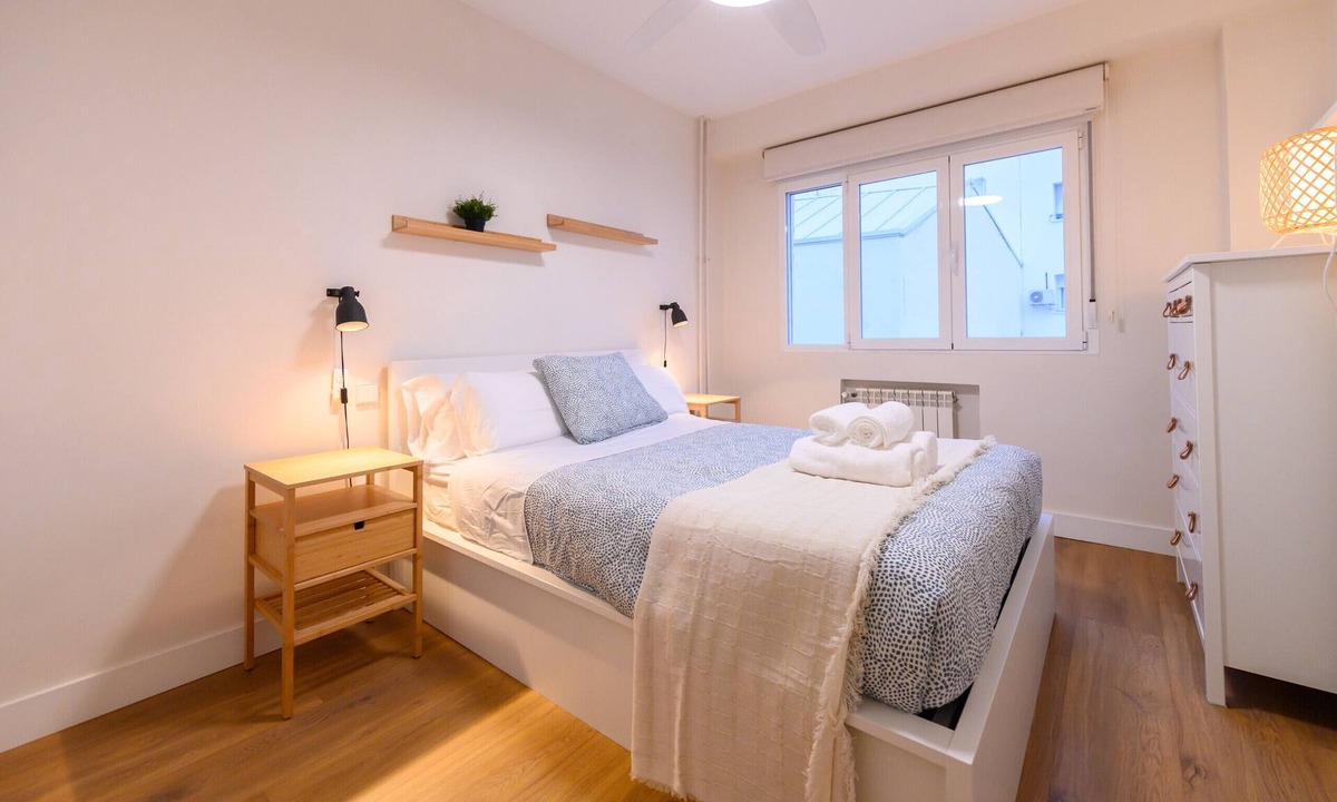 Ciudad Jardin Apartment | Bright one-bedroom flat with excellent amenities