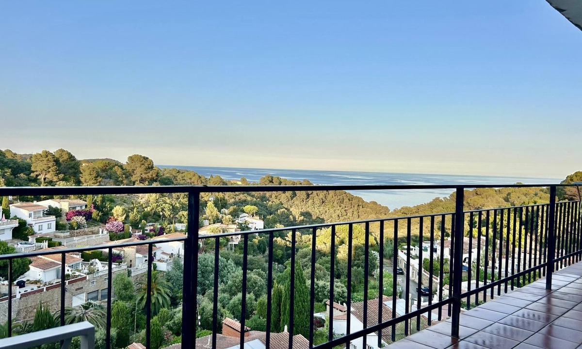 Canyelles Apartment | Cala Morisca full A/C Sea View Home