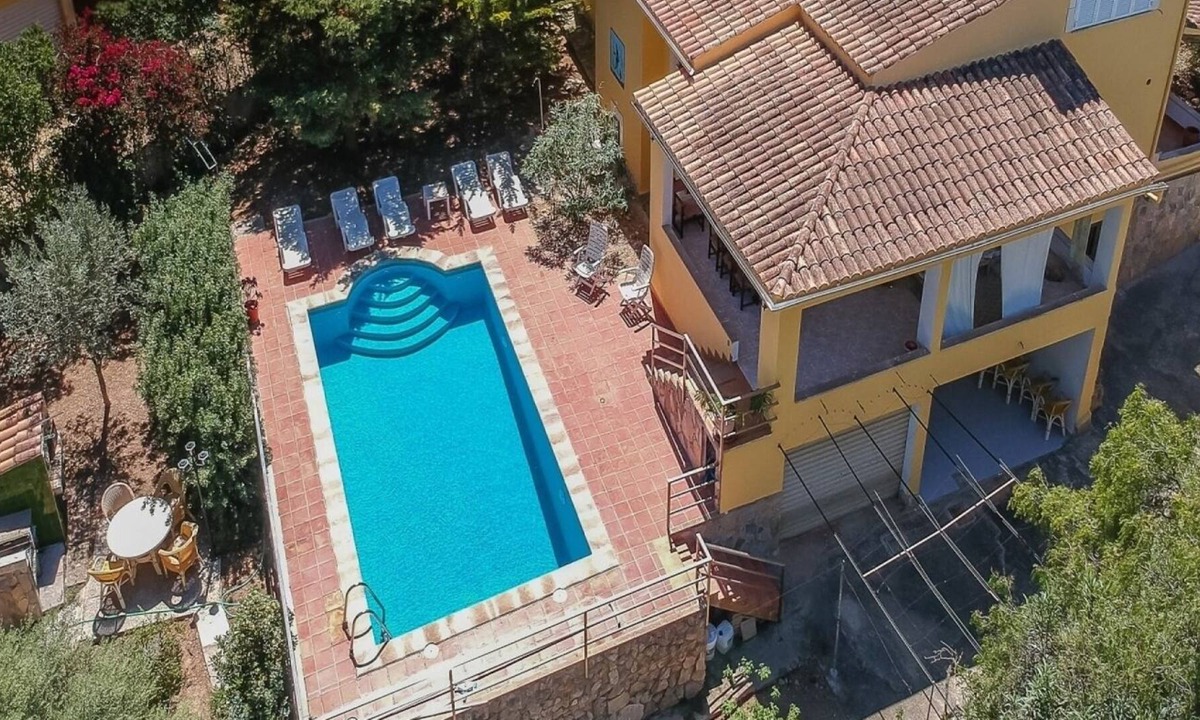 Santa Ponsa Villa | Casa Capitan, air conditioning, barbecue, private pool, wifi, near the beach