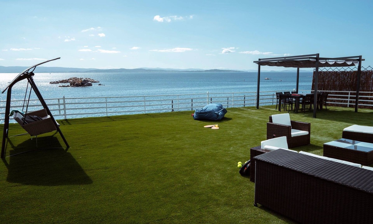 Dean Pequeno House | Casa 'La Marisol Ribeira' with Sea Views, Private Terrace and Wi-Fi