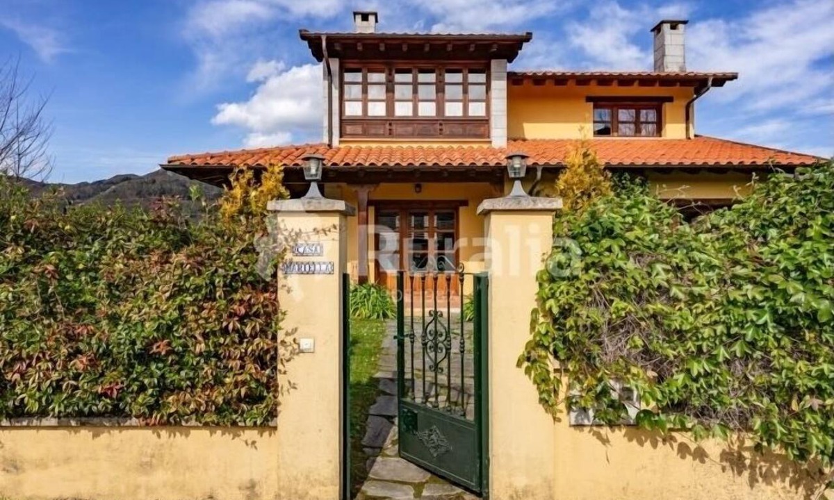 Prado House | Casa Mariella - country house with views in Linares (Ribadesella)