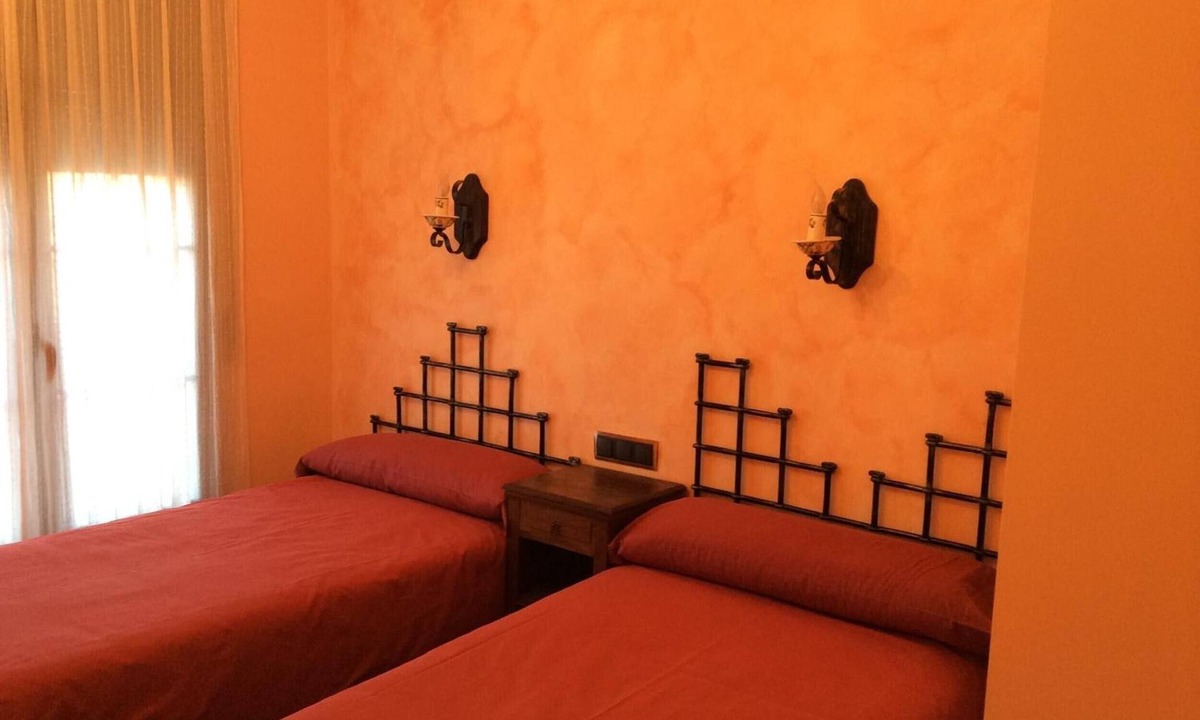 Sediles House | Casa Rural Sierra Vicor: Historia y Encanto en la Naturaleza