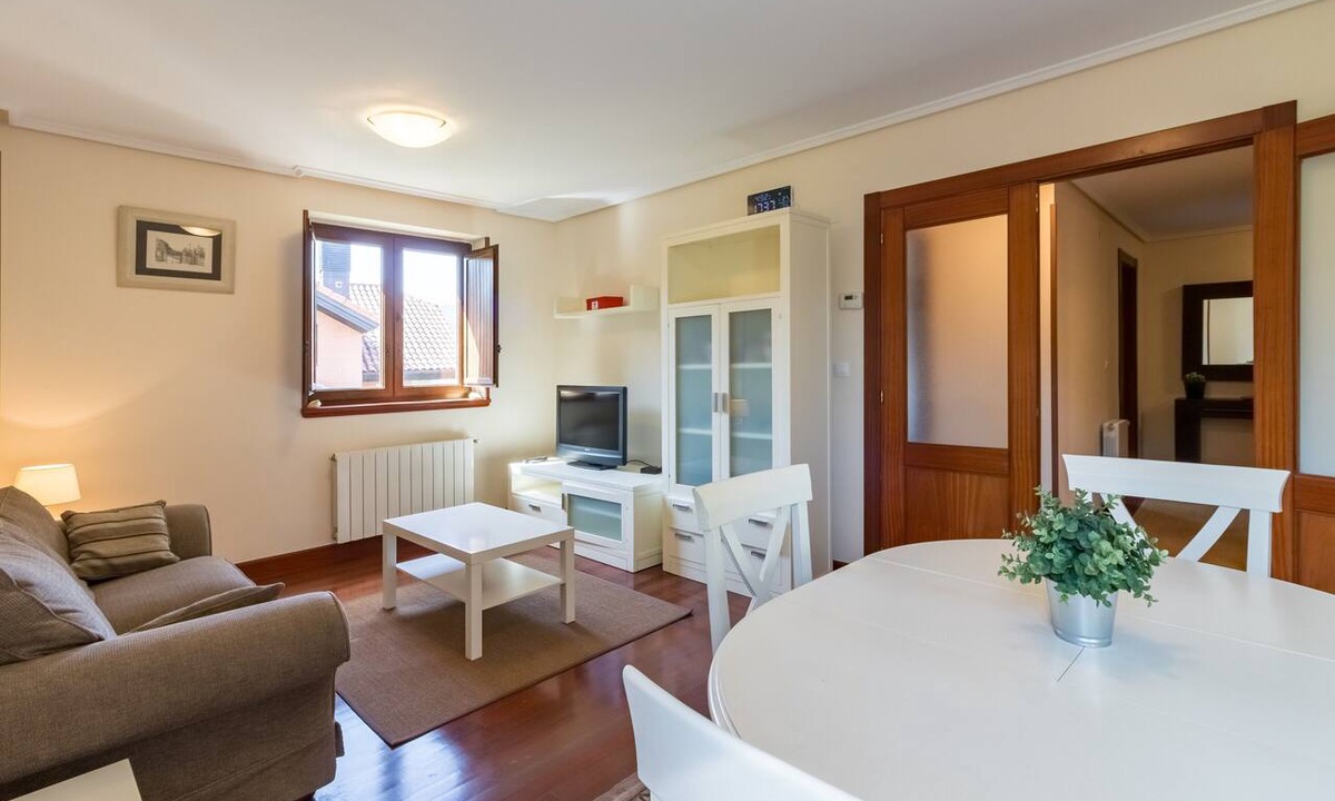 Guriezo Apartment | Casa Torre de Guriezo 5 Guests – Mountain Views & Wi-Fi