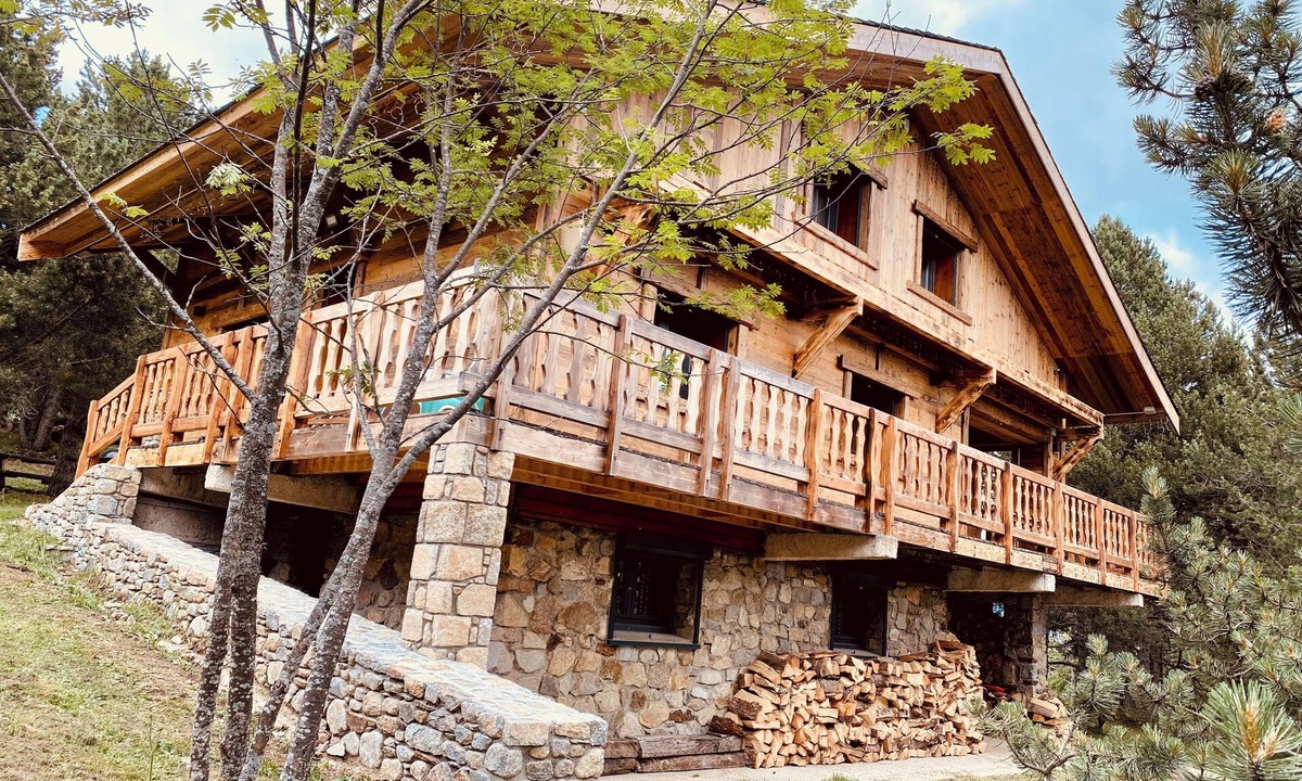 Les Angles Ski Chalet | CHALET DE STANDING DE 180M2 AUX ANGLES -terrain🌲-Billard 🎱salle ciné 🎥🍿