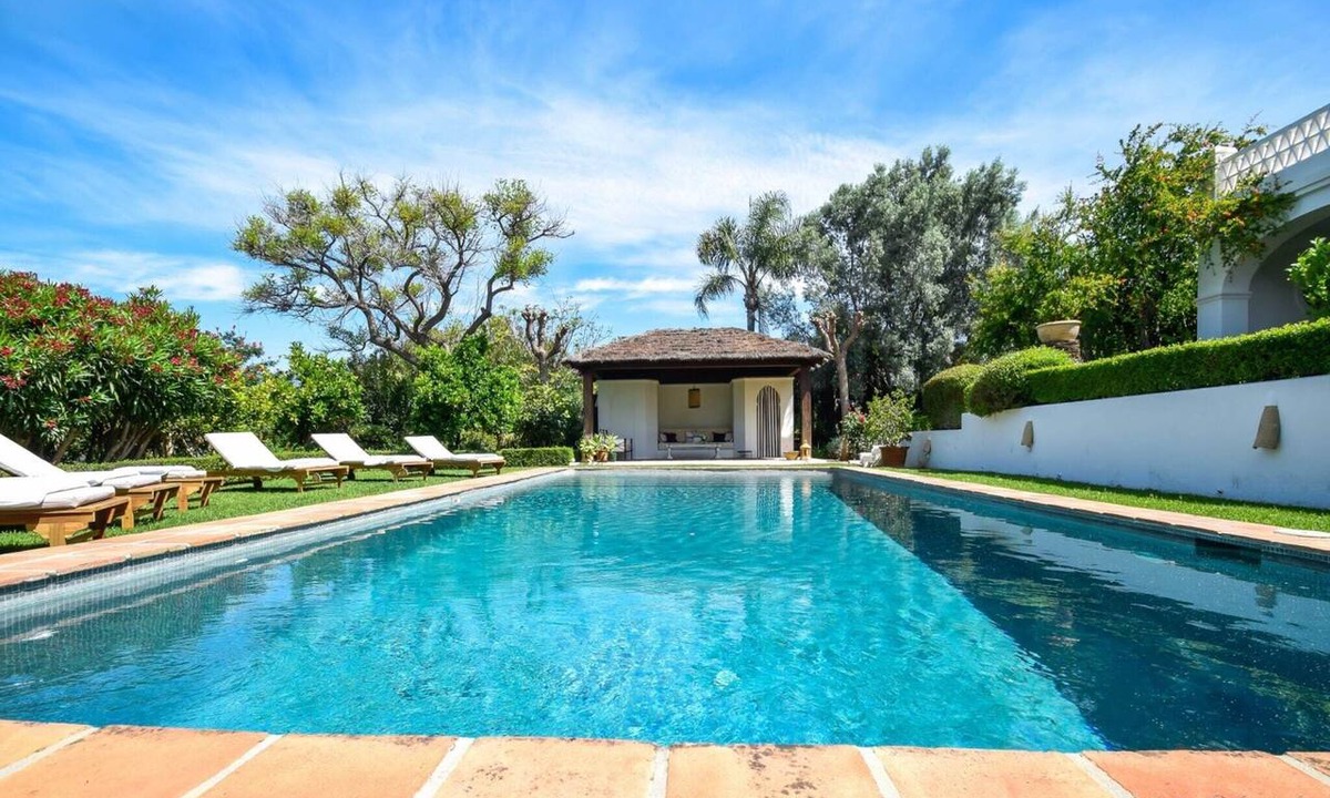 Urbanizacion el Rosario Villa | Colonial Style Retreat in Marbella