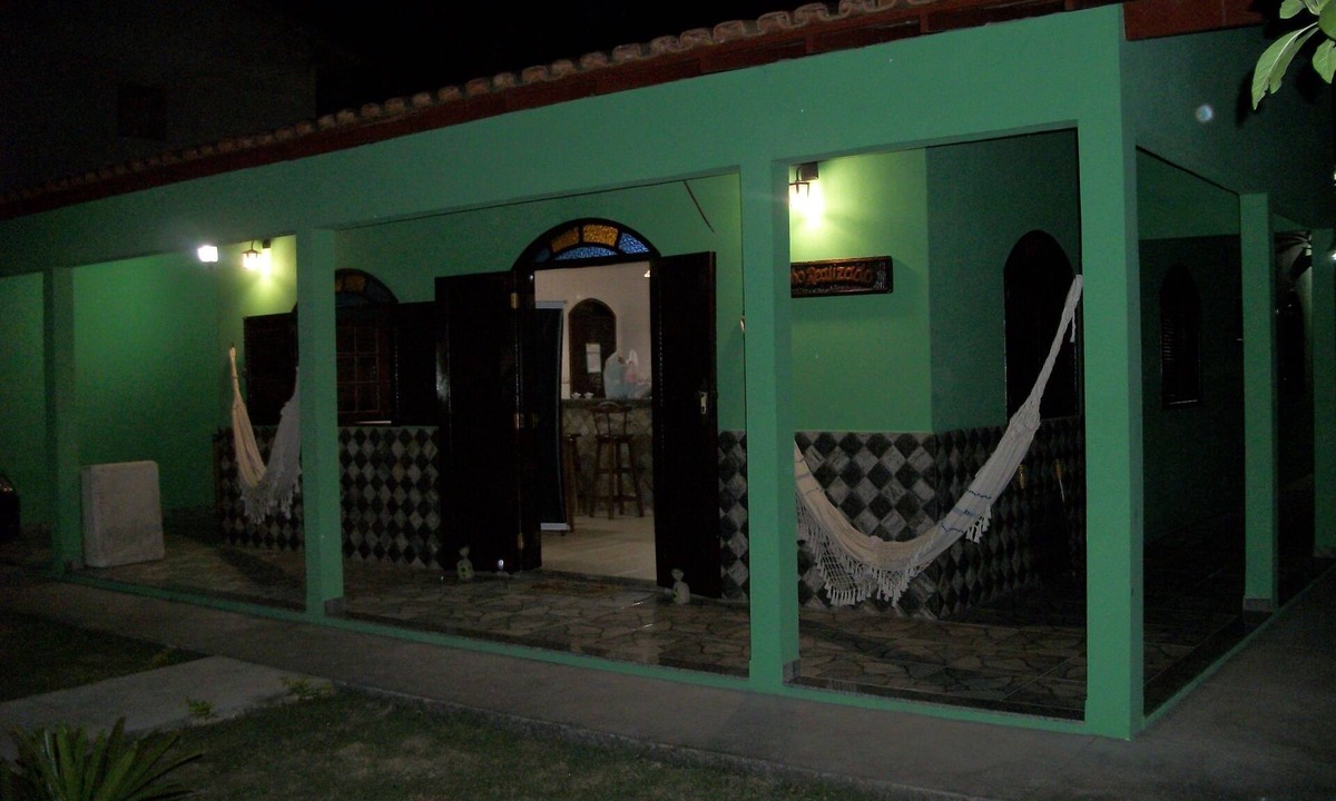Barra de Sao Joao House | Comfortable beach house with barbecue area, close to the river and the sea.