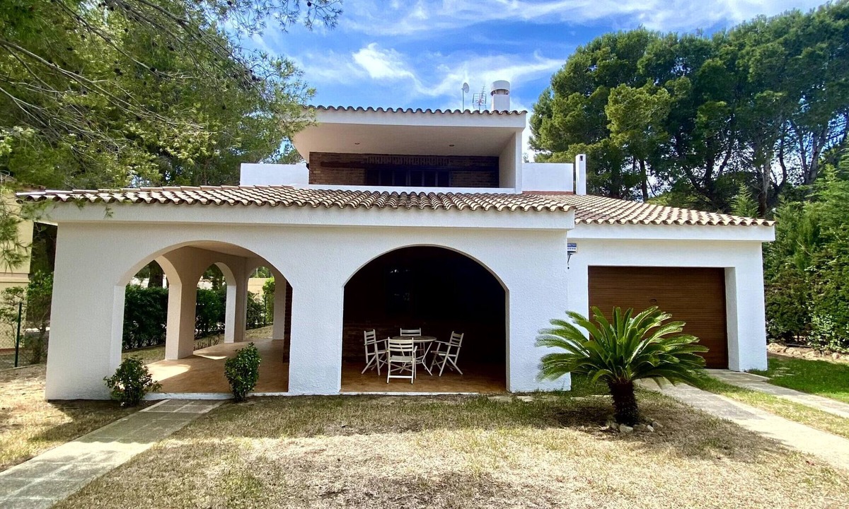 Calafat Villa | Cozy Seaside House with Garden, Solarium, & Near Cala Llobeta & Cala Calafató Beaches