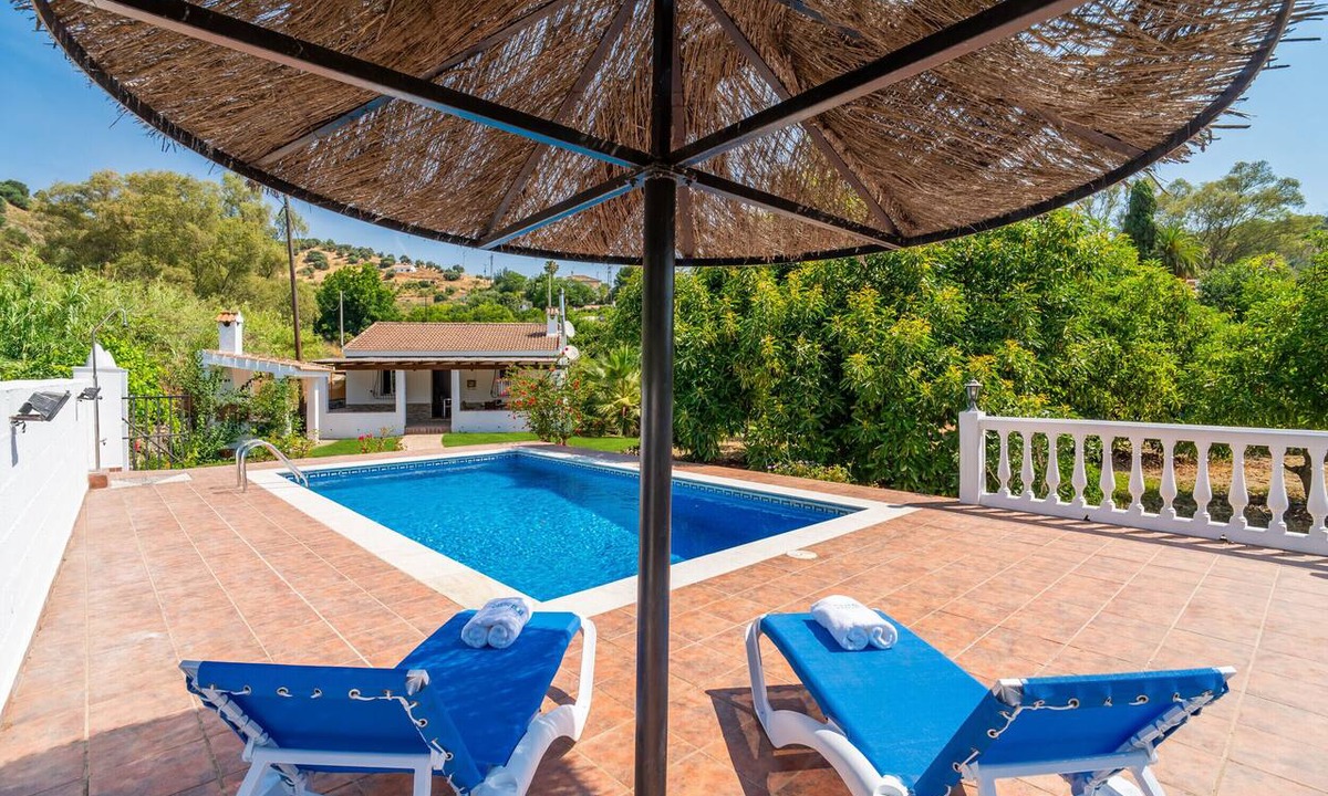 Tolox Cottage | Cubo's Charming House Las Millanas/Private pool/Air conditioning/Free Wi-Fi