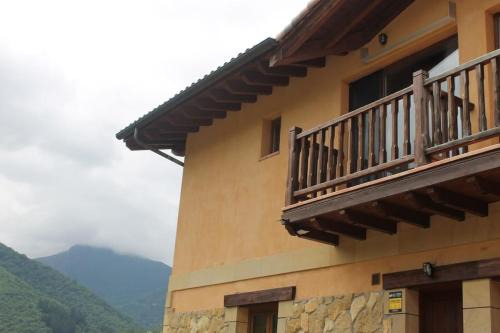 Bores Ski Chalet | Dúplex con vistas a Picos de Europa y Proyector de Cine 120 pulgadas