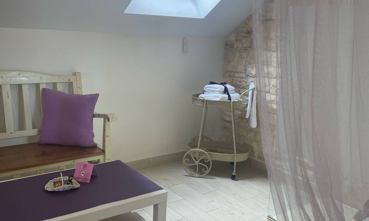 Rubayo Apartment | Double Violeta Room with Mountain Views, Shared Terrace, and Wi-Fi