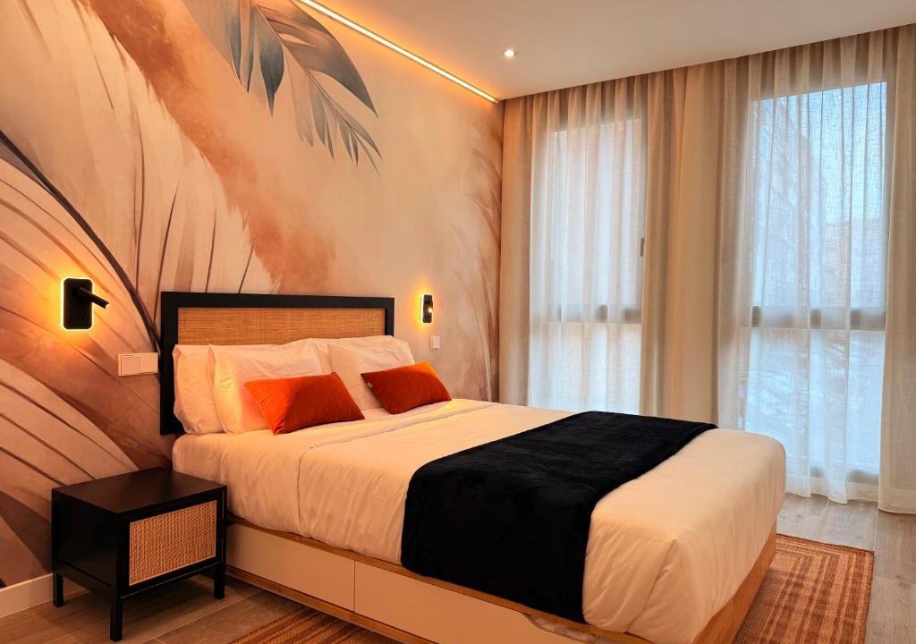 Puerta del Angel Apartment | dozZze - Madrid Río