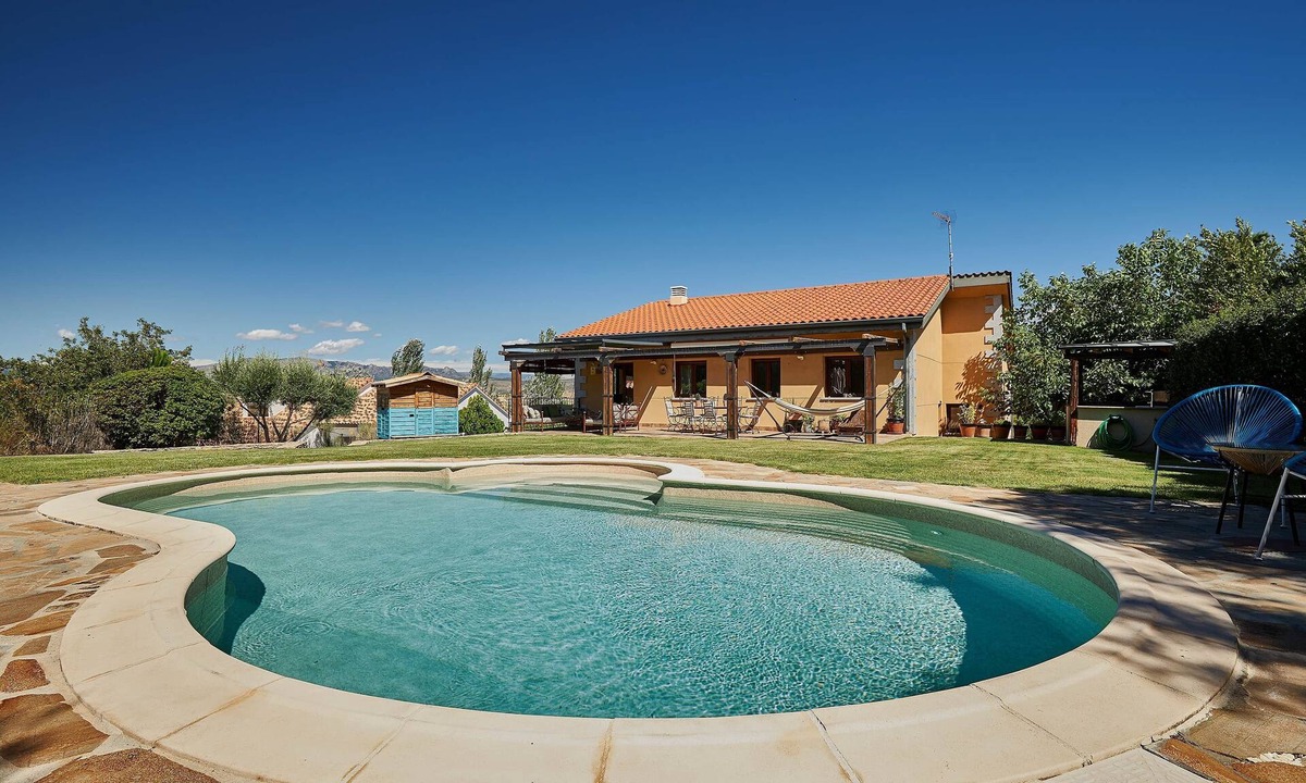 Uceda Ski Chalet | El Olivo de Caraquiz. Cottage 45 minutes from the center of Madrid!