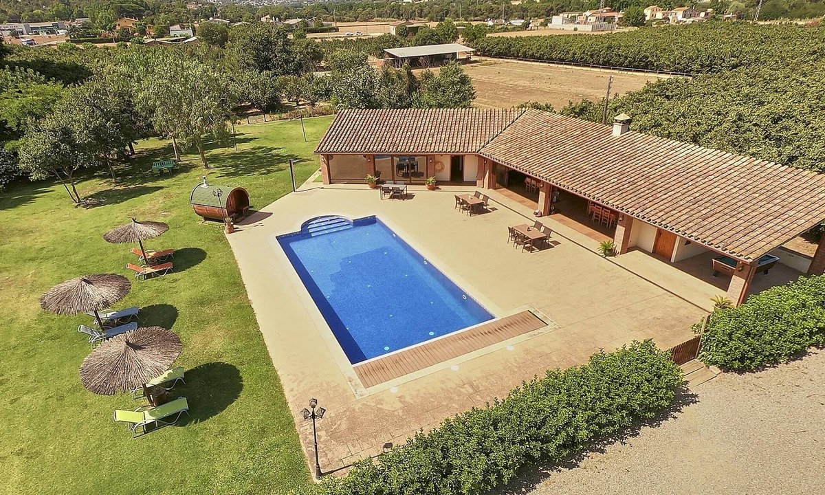 Santa Eulalia de Roncana Apartment | ELS CINGLES - Can Burgues