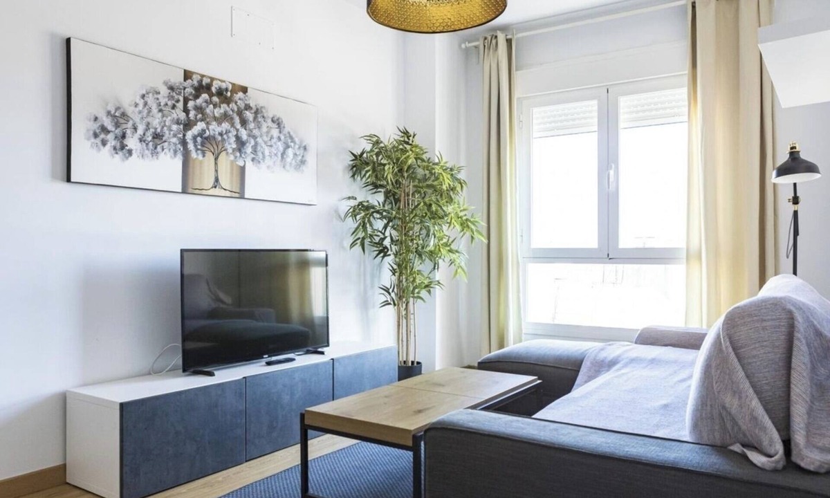 El Palo Apartment | Enjoy the beach just steps away