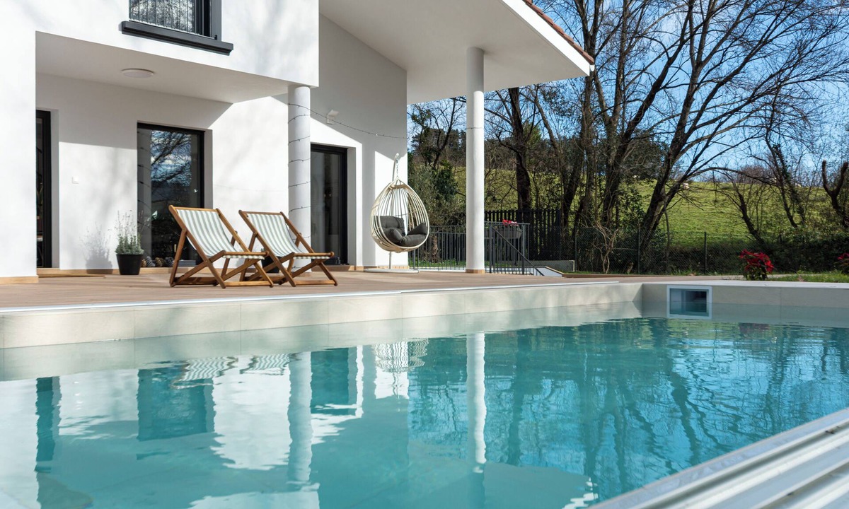 Gaintxurizketa Ski Chalet | Exclusive Villa with swimming pool in Jaizkibel