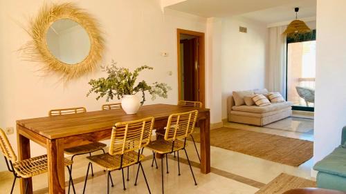 Urbanizacion Pinos Verdes Apartment | Fantástico Apartamento en Carib Playa Cabopino