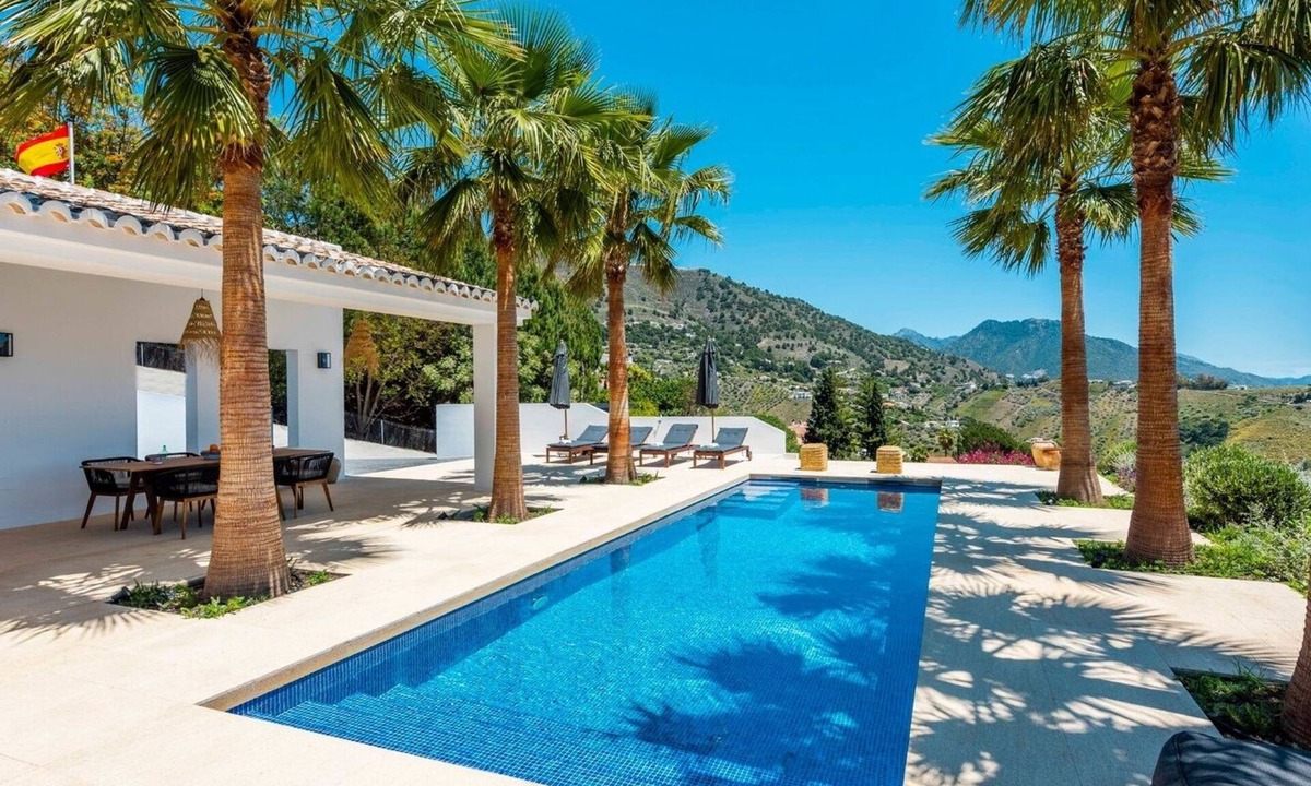 Competa Villa | Finca Loma La Tapia Cómpeta by Ruralidays