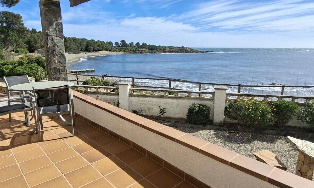 Llanca Apartment | Ground floor apt with sea view - 6 guests