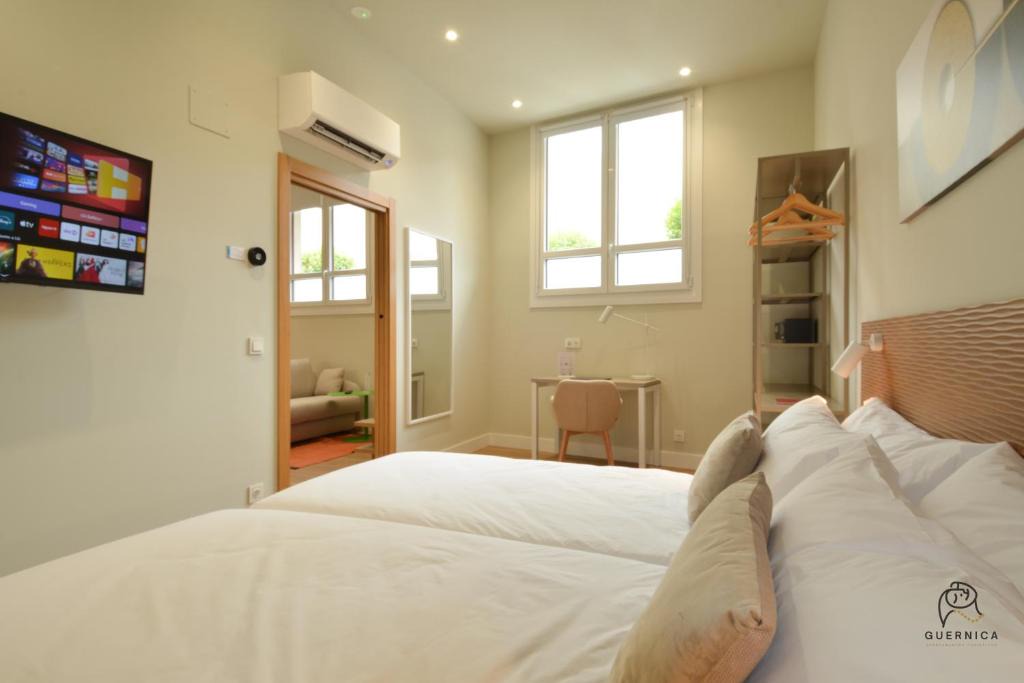 Gernika-Lumo Apartment | Guernica Suites downtown - Stay next to Picasso's Guernica
