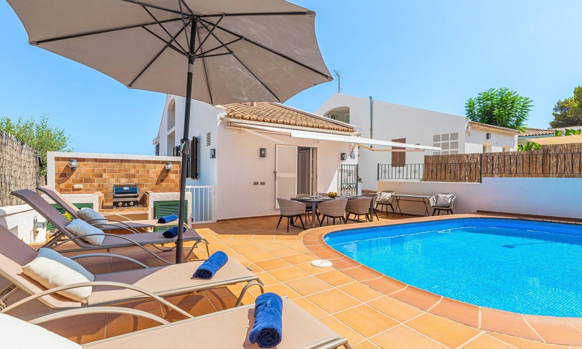 Palmanova House | Holiday Home 'Ca Na Luisa' with Sea View, Wi-Fi and Air Conditioning