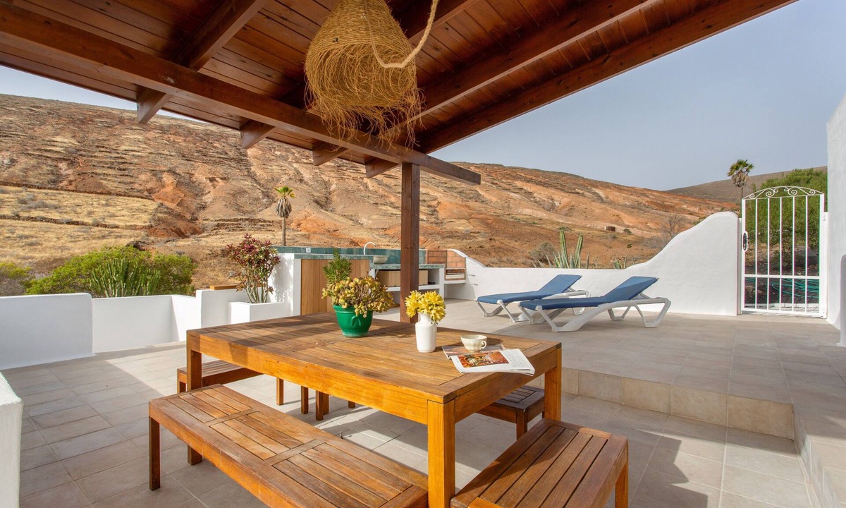 Haria House | Holiday Home 'Casa Azul' with Sea View, Private Terrace & Wi-Fi