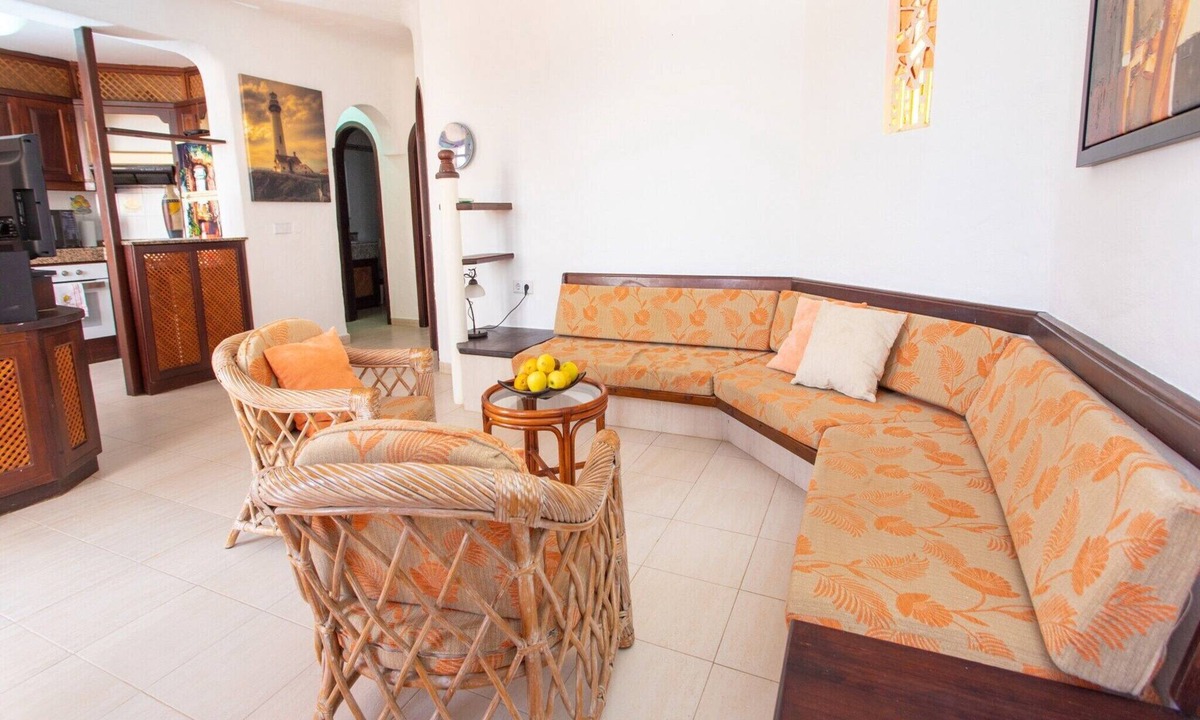Playa del Aguila House | Holiday Home in Bahía Feliz by the Sea