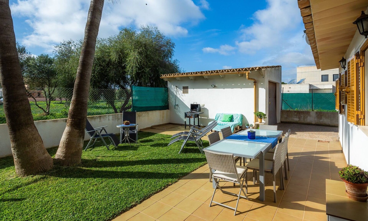 Sa Rapita House | Holiday Home "Villa Marys" close to the Sea with Private Garden & Wi-Fi