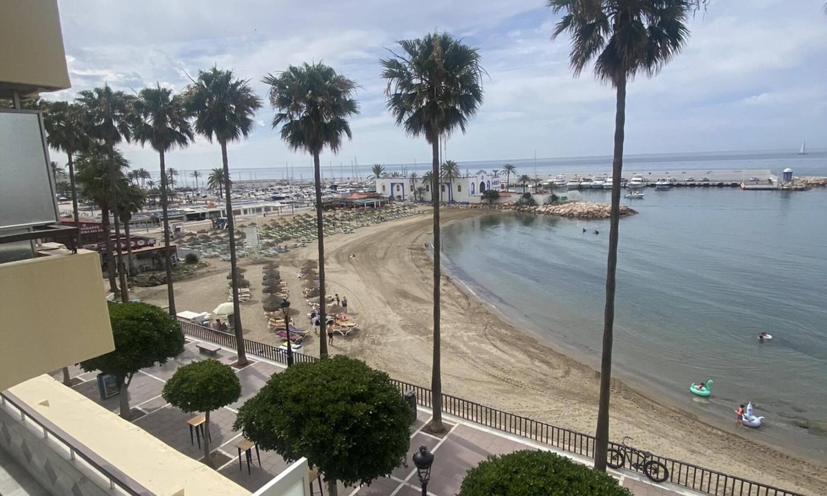 Marbella Seafront Promenade Apartment | Homely Home Paseo Maritimo Edificio Eden Roc