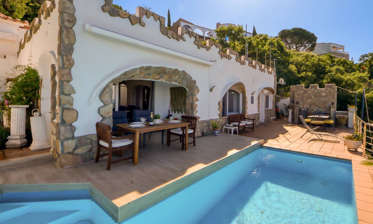 El Mas Fumats House | La Torre by Interhome
