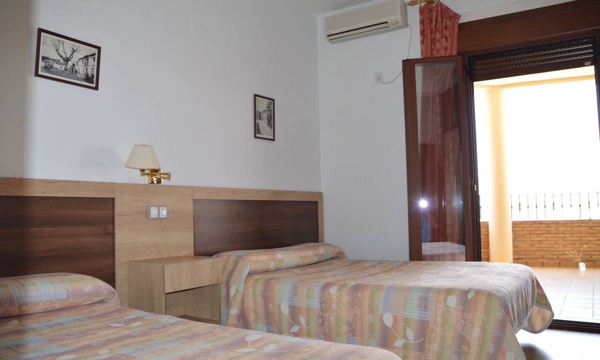 La Calahorra Hostel | Labella Hostal Restaurante