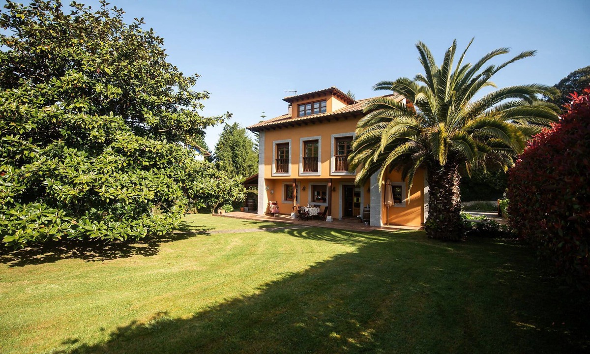 Villahormes House | Llanes Villa with Garden near Beach - Reborín