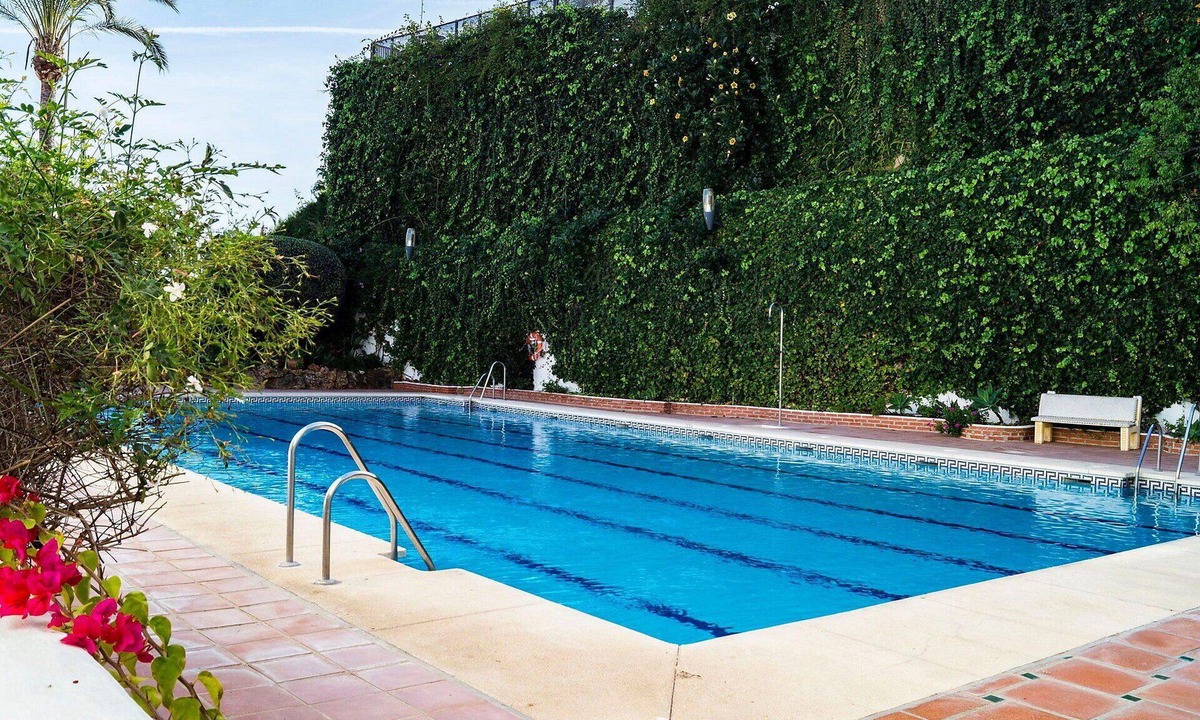 Marbella Apartment | Lovely apartment for 4 people with A/C, WIFI, pool, TV and terrace