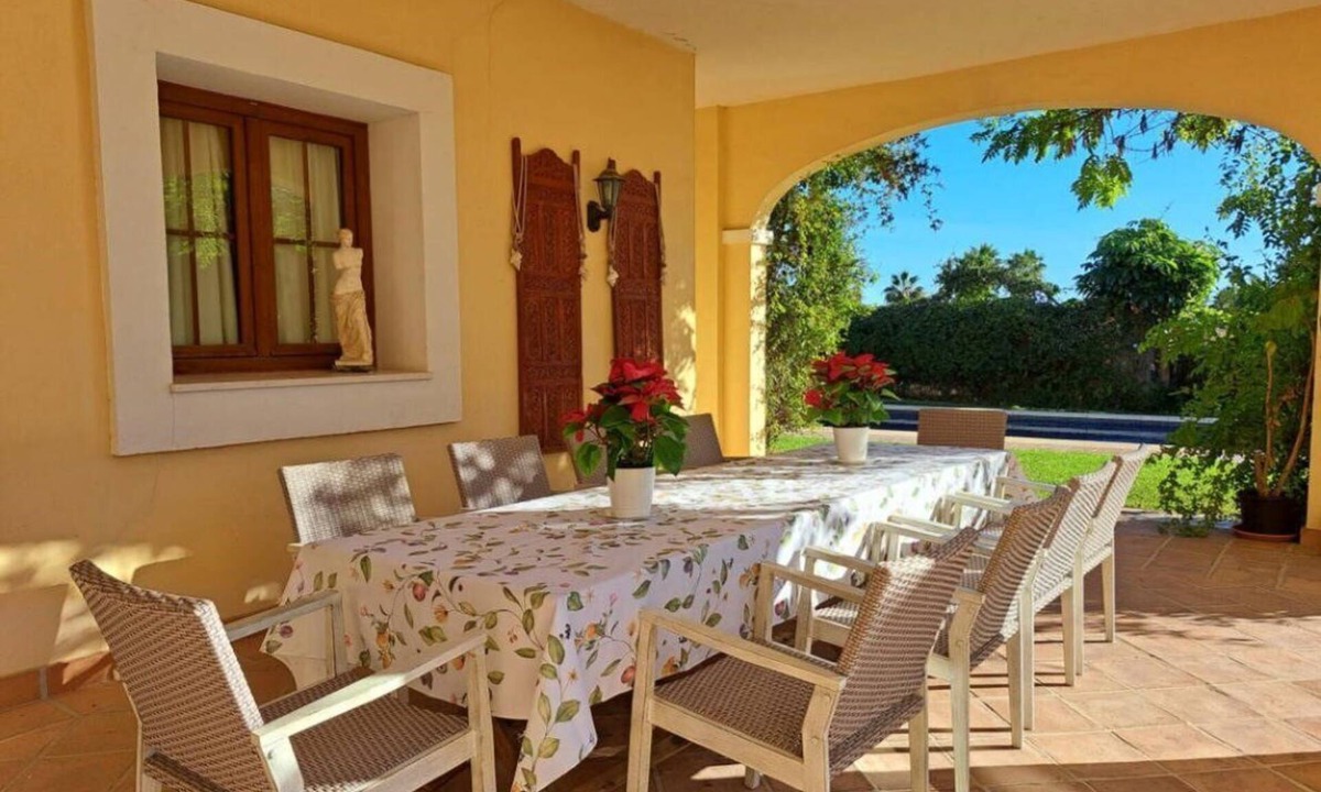 El Paraiso Villa | Luxury villa with heated pool for 10 guests, between Puerto Banus and Estepona