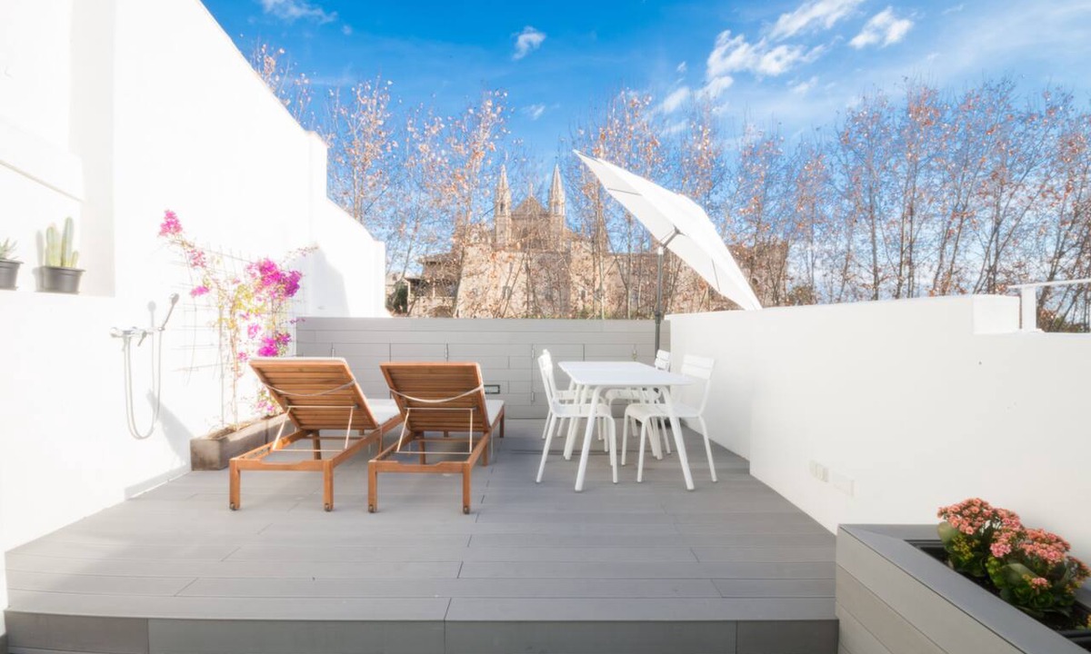 Centre Apartment | Marsuites 4 - Penthouse Palace and Cathedral View (Fourth floor)