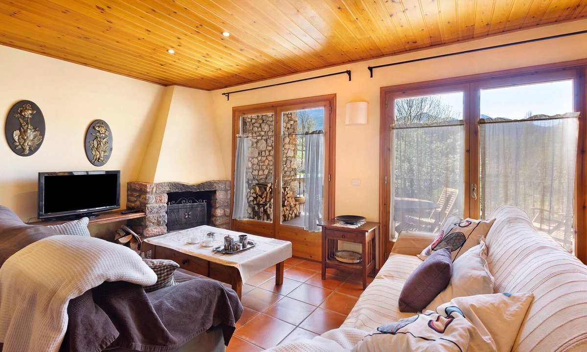 Das House | 'Mas Cal Gintó' with Mountain View, Private Terrace and Wi-Fi