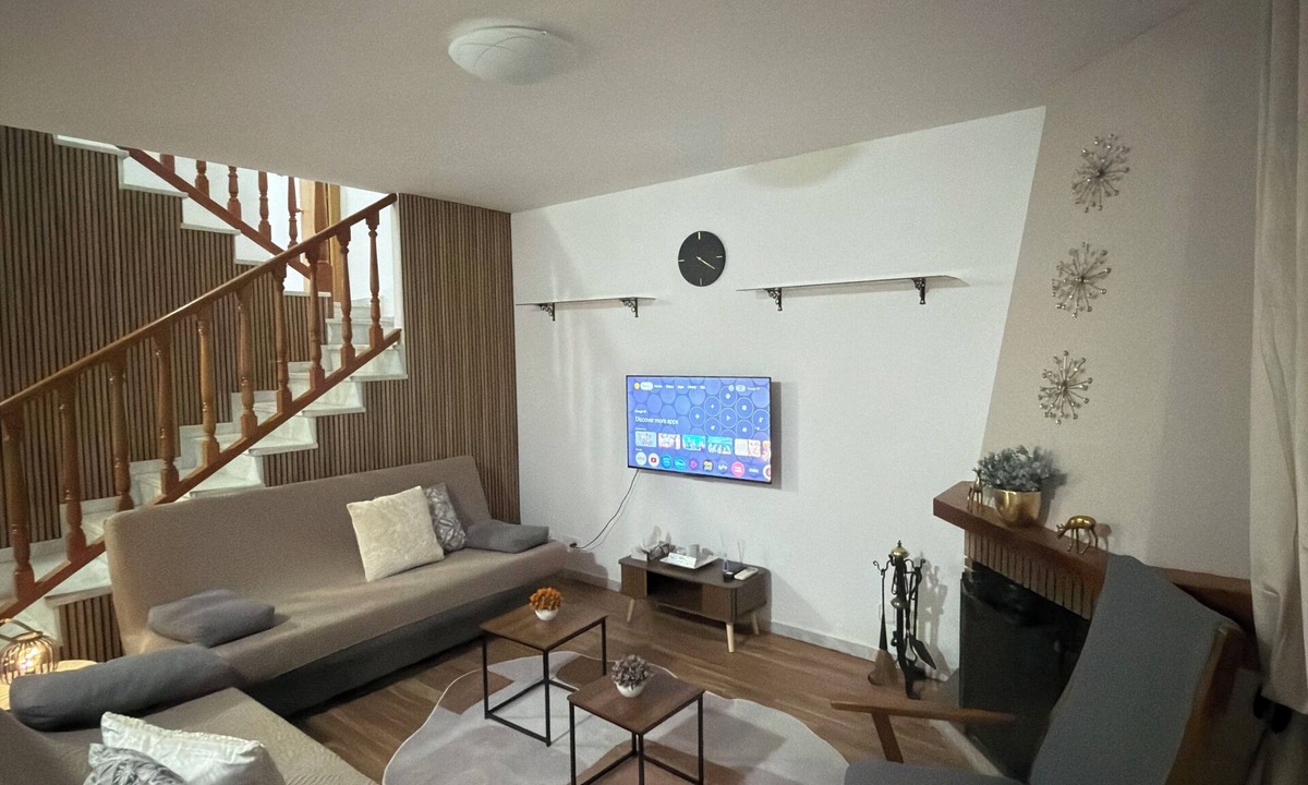 Benicassim Ski Chalet | modern luxurious Chalet, near beautiful beaches, restaurants, bars & Festivals.