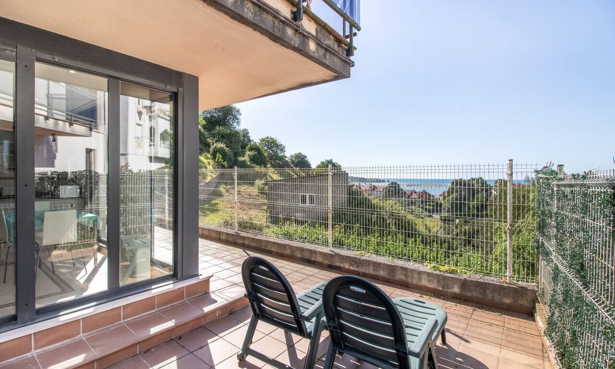 Mogro Apartment | Mymogrohome – Modern Apartment with Sea View Terrace in Mogro